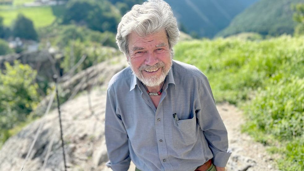 Bergsteiger-Legende Messner amüsiert sich über Outdoor-Klamotten in Fußgängerzonen. (Archivbild) Foto: Christoph Sator/dpa