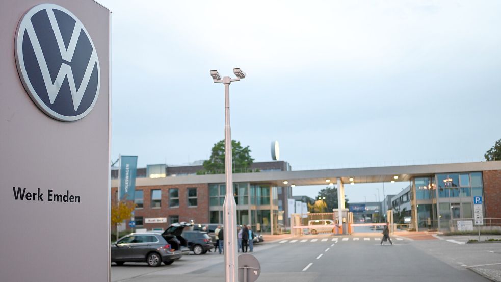 Auf dem Mitarbeiter-Parkplatz von VW in Emden hat es einen leichten Verkehrsunfall gegeben. Foto: Archiv/Ortgies