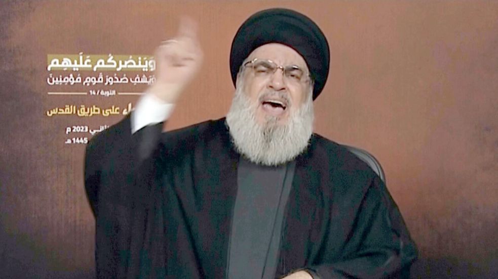 Hisbollah-Chef Nasrallah schlägt nach dem Raketenangriff auf Israel vergleichsweise zurückhaltende Töne an. Foto: Uncredited/AP/dpa