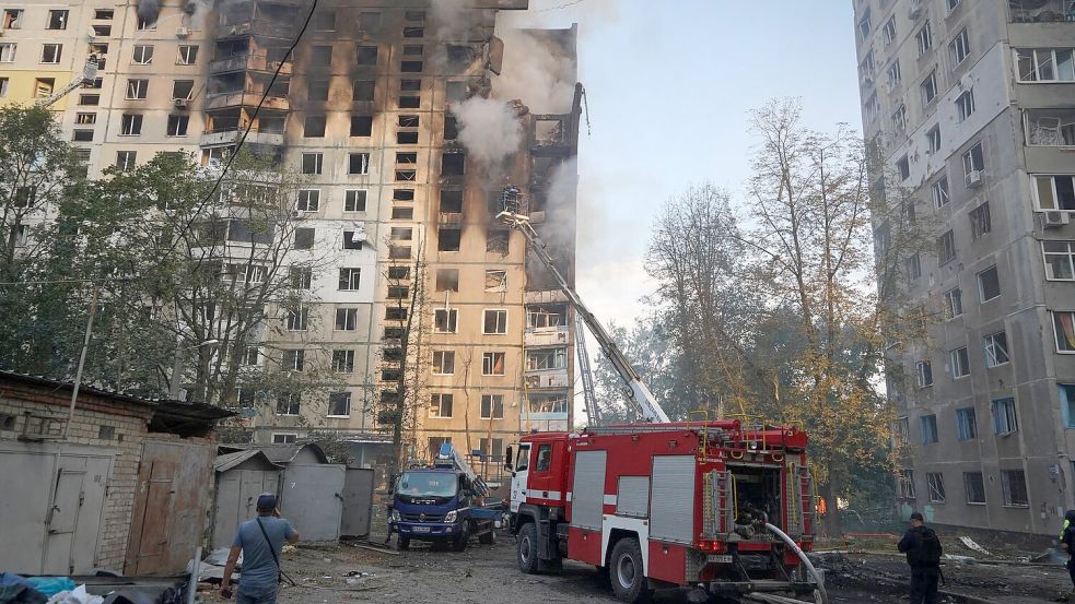 Die ostukrainische Stadt Charkiw nahe der russischen Grenze ist immer wieder Ziel von Angriffen. Foto: Andrii Marienko/AP/dpa