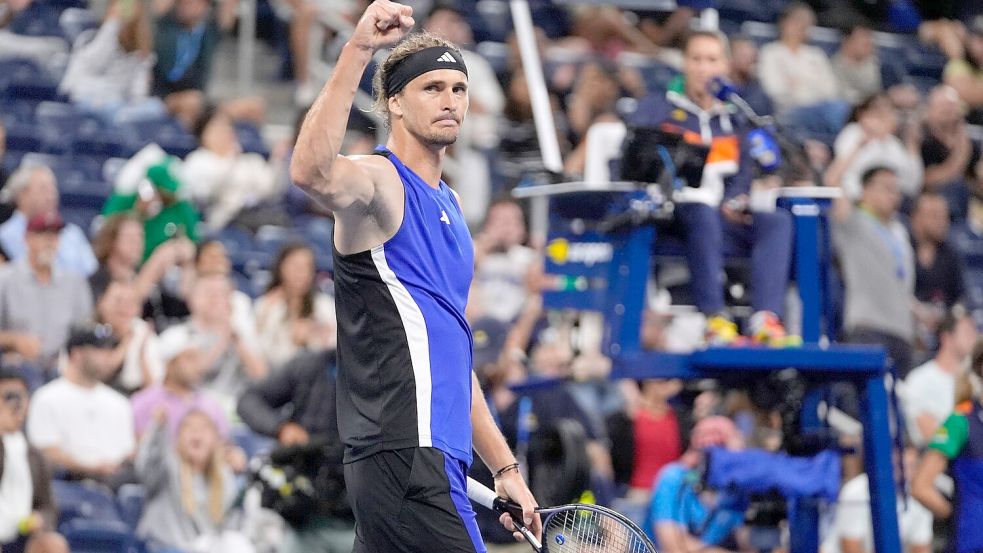 Alexander Zverev bejubelt den Achtelfinaleinzug bei den US Open. Foto: Frank Franklin II/AP