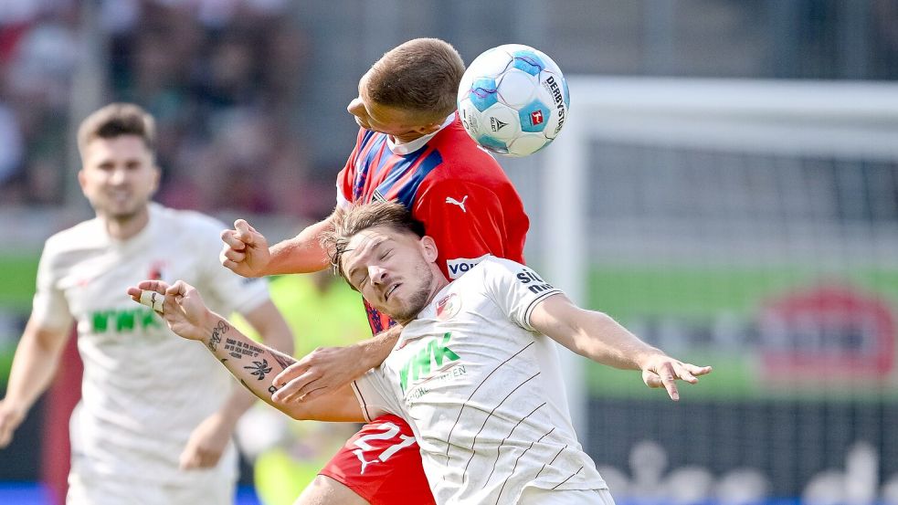 Der 1. FC Heidenheim dominierte die Gäste aus Augsburg am Ende klar. Foto: Harry Langer/dpa