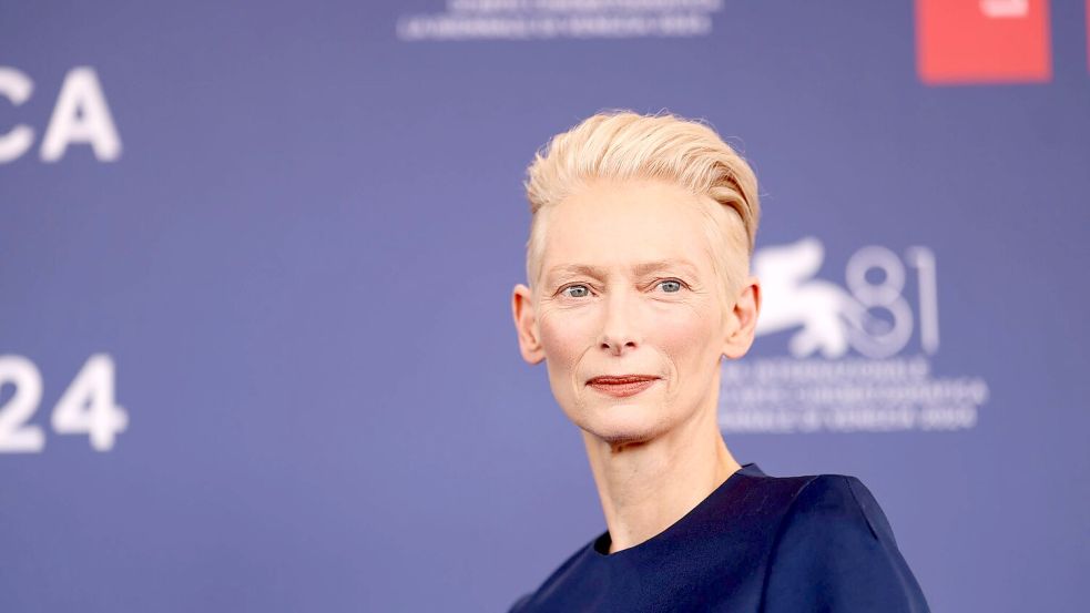 Tilda Swinton hat in Venedig über ihre Bewunderung für Pedro Almodóvar gesprochen. Foto: Vianney Le Caer/Invision/AP/dpa