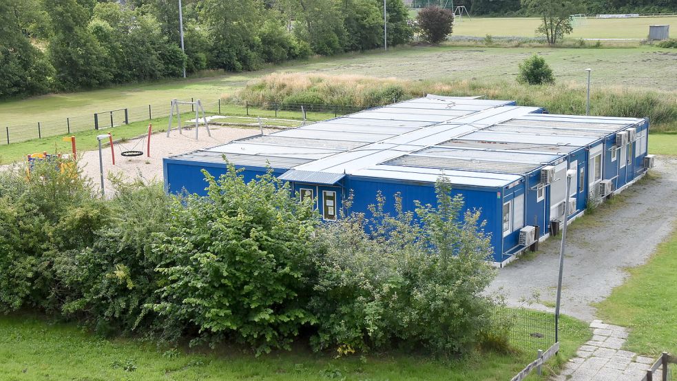 Die Containerkrippe in Rechtsupweg gibt es seit 2018. Sie steht auf einem Teil des alten Sportplatzes der Gemeinde. Foto: Thomas Dirks