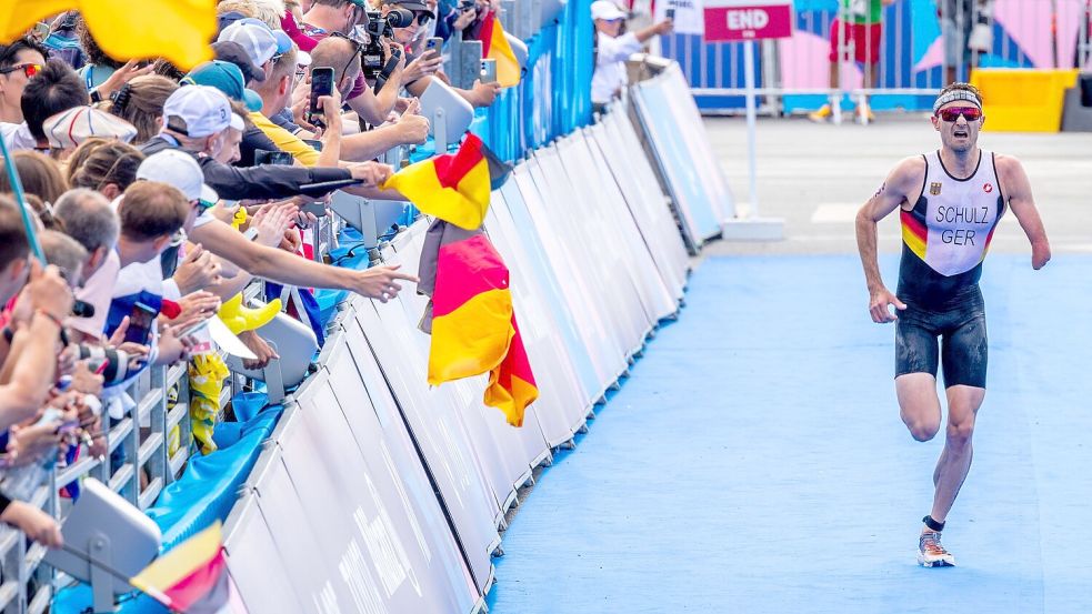 Martin Schulz holt Bronze im Triathlon. Foto: Jens Büttner/dpa