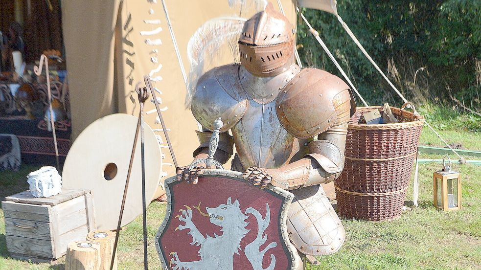 Beim Heerlager vor zwei Jahren präsentierte sich ein Teilnehmer in voller Rüstung. Foto: Gerd-Arnold Ubben