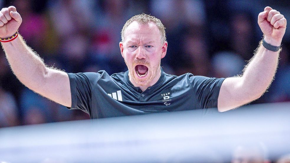 Christoph Herzog freut sich auf das Halbfinale im Sitzvolleyball. Foto: Jens Büttner/dpa