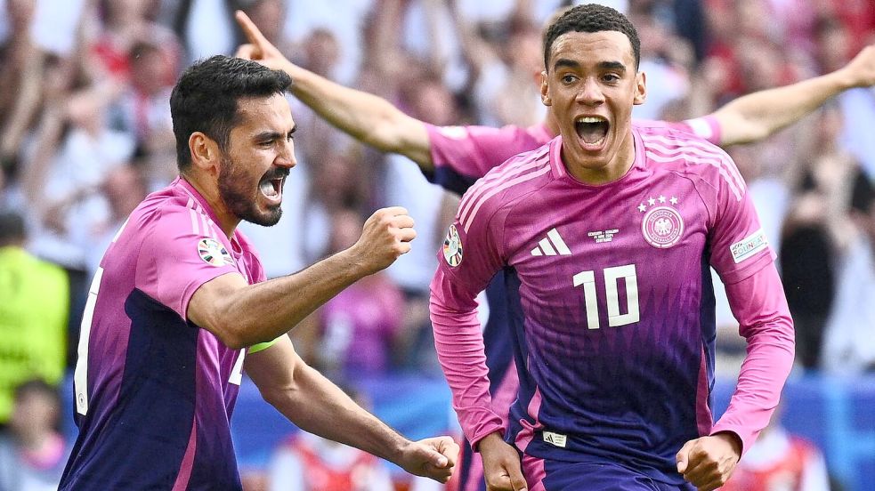 Glücksgefühle bei der EM: Jamal Musiala (r) und Ilkay Gündogan (l) trafen beim 2:0 gegen Ungarn. Foto: Tom Weller/dpa