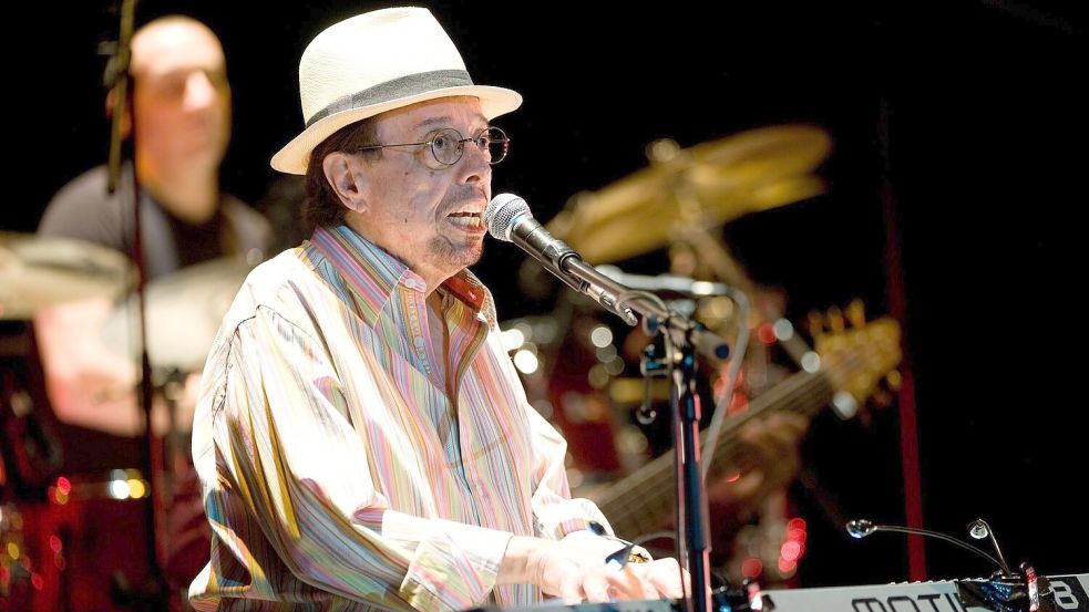 Sérgio Mendes öffnete der brasilianischen Musik die Türen zur Welt. (Archivbild) Foto: Peter Kollanyi/dpa