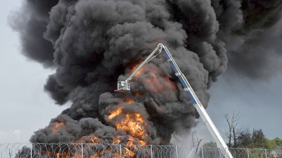 Das russische Gebiet Woronesch ist immer wieder Ziel von Angriffen, mit denen die Ukraine Treibstoff- und Munitionslager für den militärischen Nachschub zerstören will. (Archivbild) Foto: Andrey Arxipov/Kommersant Publishing House/AP/dpa