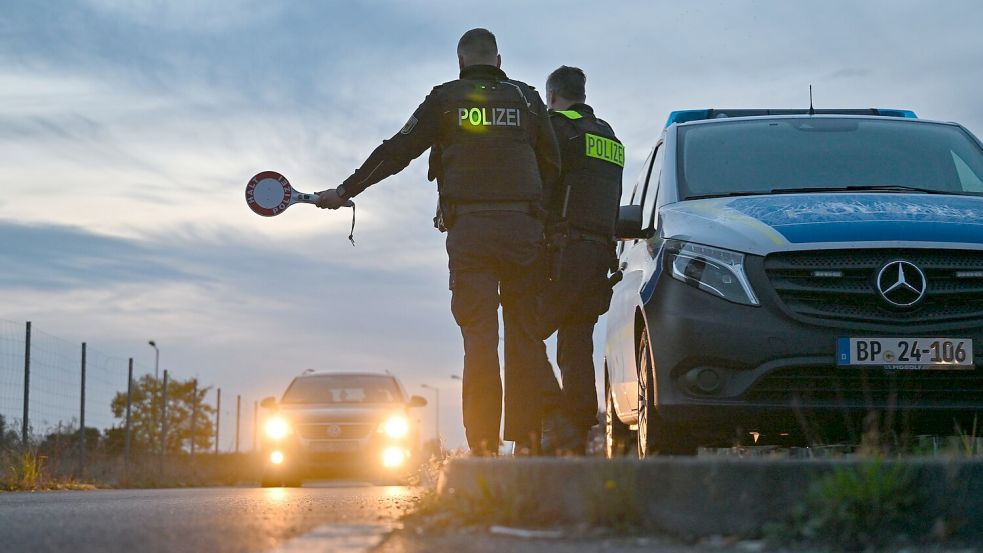 An allen deutschen Grenzen soll künftig kontrolliert werden - was der griechischen Regierung missfällt. Foto: Patrick Pleul/dpa