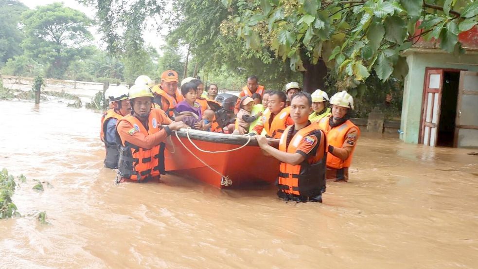 Manche Orte in dem Krisenland waren nicht erreichbar (Handout). Foto: Uncredited/Myanmar Fire Service Department/XinHua/dpa