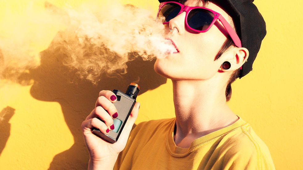 Vapes sind eine gefährliche Einstiegsdroge. Foto: IMAGO / Shotshop