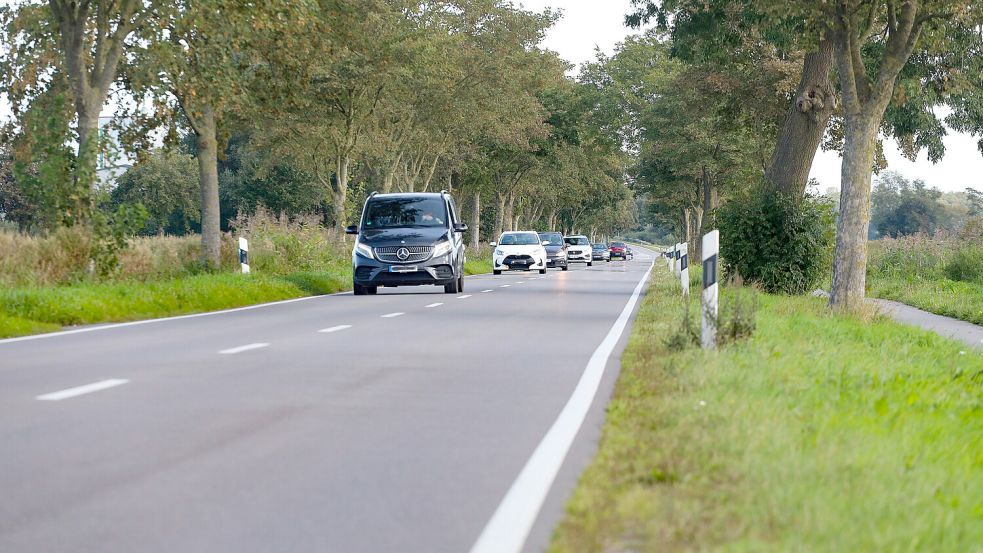 Die L 1, vom Schöpfwerk Dreierschloot aus gesehen, zwischen Ochtelbur und Bangsteder Verlaat. Fotos: Romuald Banik