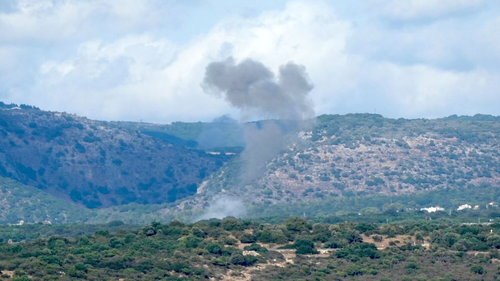 Der gegenseitige Beschuss zwischen Israel und der Hisbollah im Libanon geht unvermindert weiter. Foto: Baz Ratner/AP/dpa