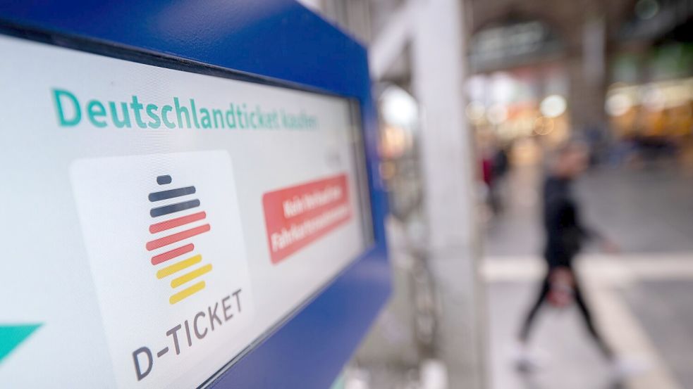 Das Deutschlandticket wird 2025 teurer. (Archivbild) Foto: Sebastian Gollnow/dpa