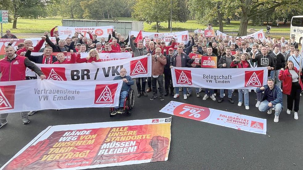 Gewerkschaftlich organisierte Emder VW-Werker waren mit mehreren Bussen nach Hannover angereist. Foto: IG Metall