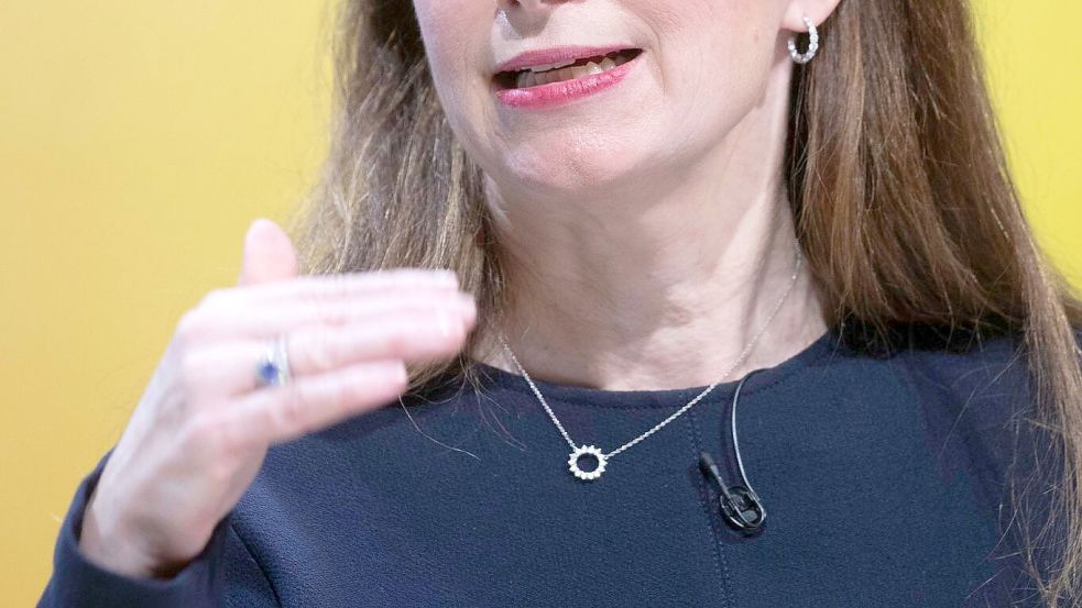 Macht große Versprechungen: die neue Commerzbank-Chefin Bettina Orlopp. Foto: Helmut Fricke/dpa