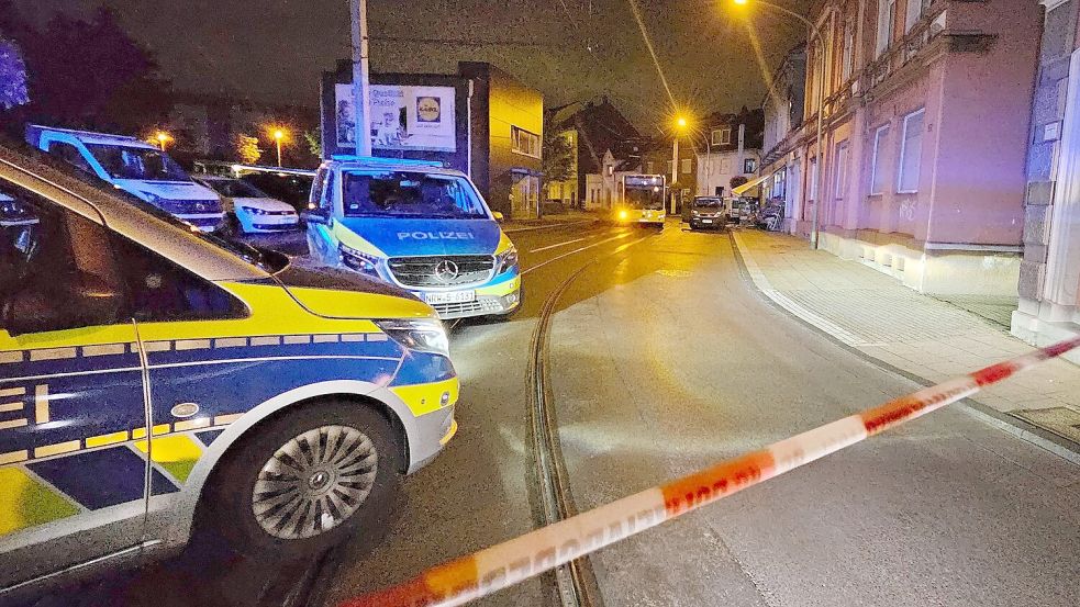 Die Polizei nahm einen Verdächtigen fest. Foto: Markus Gayk/dpa