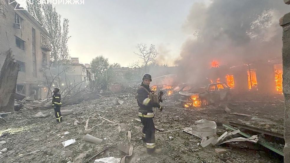 Die Großstadt Saporischschja ist immer wieder Ziel russischer Angriffe. Foto: ---/Ukrainian Emergency Service/AP/dpa