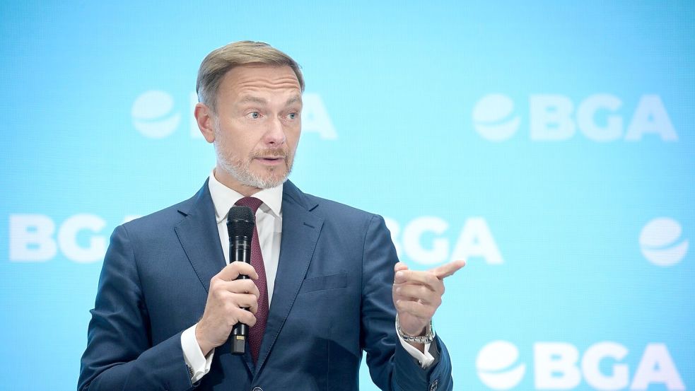 FDP-Chef Lindner hat mit seinen Worten Spekulationen um ein vorzeitiges Ende der Ampel-Koalition befeuert. (Archivbild) Foto: Bernd von Jutrczenka/dpa