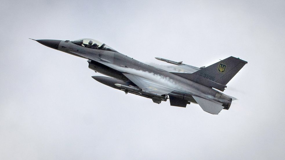 Niederlande unterstützt Ukraine mit F-16. (Archivbild) Foto: Efrem Lukatsky/AP/dpa