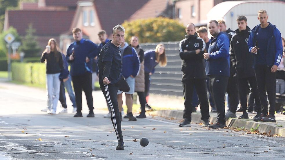 Hauke Friedrichs gewann mit Dietrichsfeld in der Bezirksliga gegen Ludwigsdorf. Foto: Wilfried Gronewold