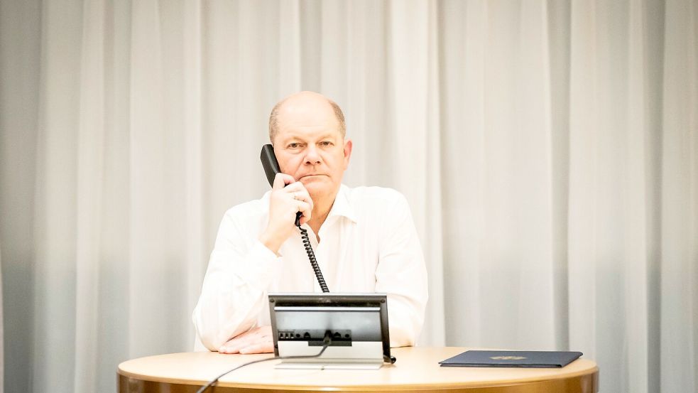 Die Mehrheit der Deutschen ist für ein Telefonat von Bundeskanzler Olaf Scholz (SPD) mit dem russischen Präsidenten Wladimir Putin. Foto: Steffen Kugler/Bundesregierung/dpa-Pool/dpa