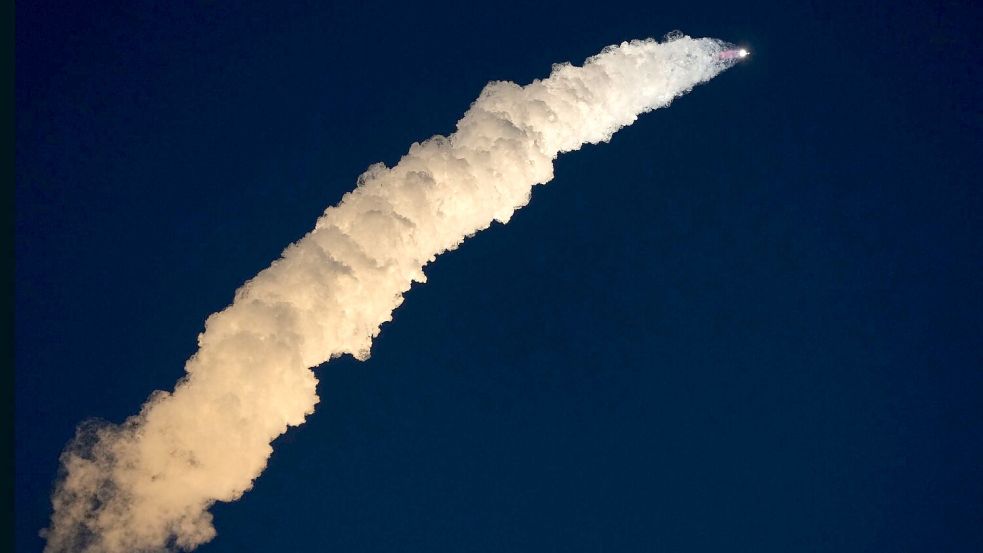 Die Mega-Starship-Rakete von SpaceX während des erfolgreichen Testflugs. Foto: Eric Gay/AP/dpa