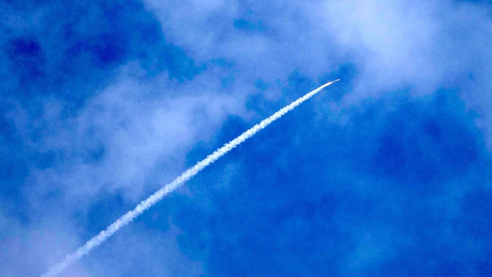 Die Schiitenmiliz Hisbollah feuerte rund 30 Raketen auf die nordisraelische Stadt Karmiel und Umgebung ab. (Archivbild) Foto: Leo Correa/AP/dpa