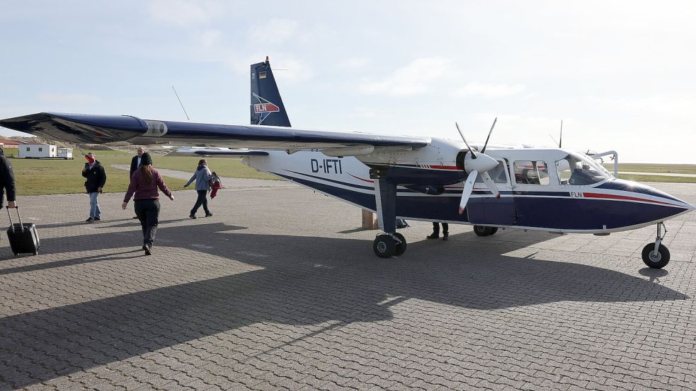 Ein Inselflieger ist auf Juist gelandet. Das wird zumindest in den kommenden Monaten auch noch so bleiben. Foto: Claus Hock