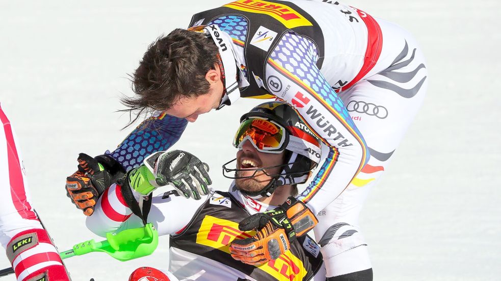 Rivalen, aber auch Freunde: Felix Neureuther (oben) und Marcel Hirscher. Foto: Michael Kappeler/dpa