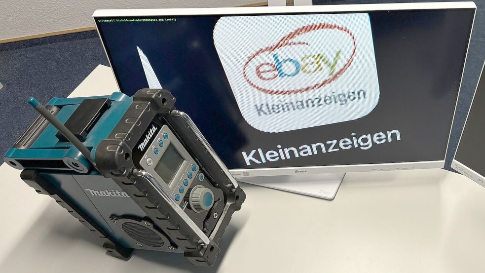 Auf der Online-Handelsplattform Ebay bot der Leezdorfer ein Baustellenradio mehrfach zum Kauf an. Foto: Thomas Dirks