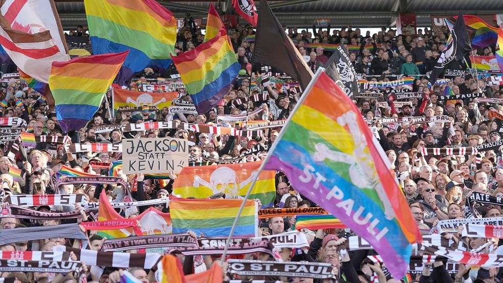 Der bunte Protest gegen Homophobie und für Vielfalt und Toleranz. Foto: Marcus Brandt/dpa