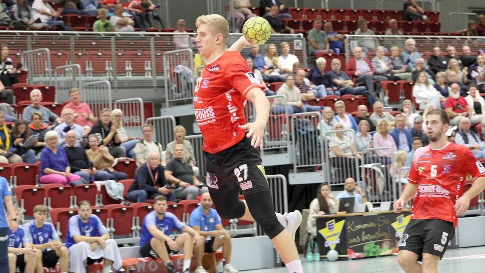 Rostyslav Polishchuk war der erfolgreichste Werfer des OHV Aurich beim Auswärtsspiel in Augustdorf. Er traf achtmal gegen das Team Handball Lippe II. Foto: Helmut Vortanz