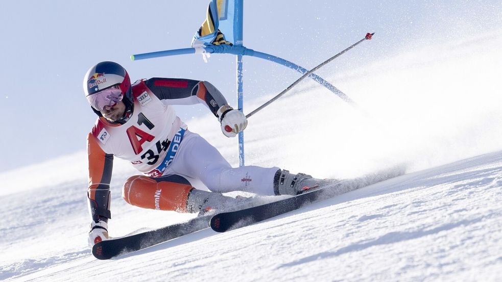 Marcel Hirscher feierte in Sölden sein Comeback im alpinen Ski-Weltcup. Foto: Jean-Christophe Bott/KEYSTONE/dpa