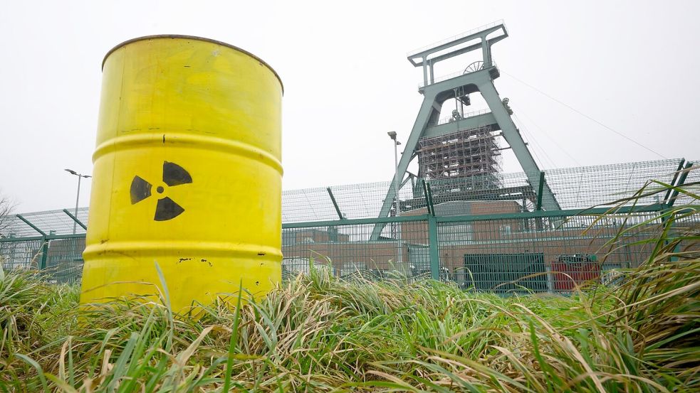 Wohin mit dem Atommüll? Anti-Atomorganisationen kritisieren Lager und Transporte. (Symbolbild) Foto: Julian Stratenschulte/dpa