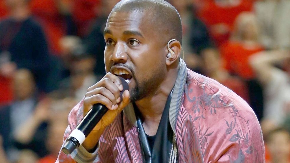 Streit mit Adidas beigelegt: Der Rapper Kanye West. (Archivbild) Foto: Kamil Krzaczynski/EPA/dpa