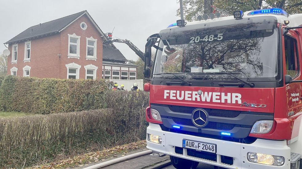 Die Feuerwehr war im Einsatz. In Pewsum stand ein Gebäude in Flammen. Foto: Feuerwehr