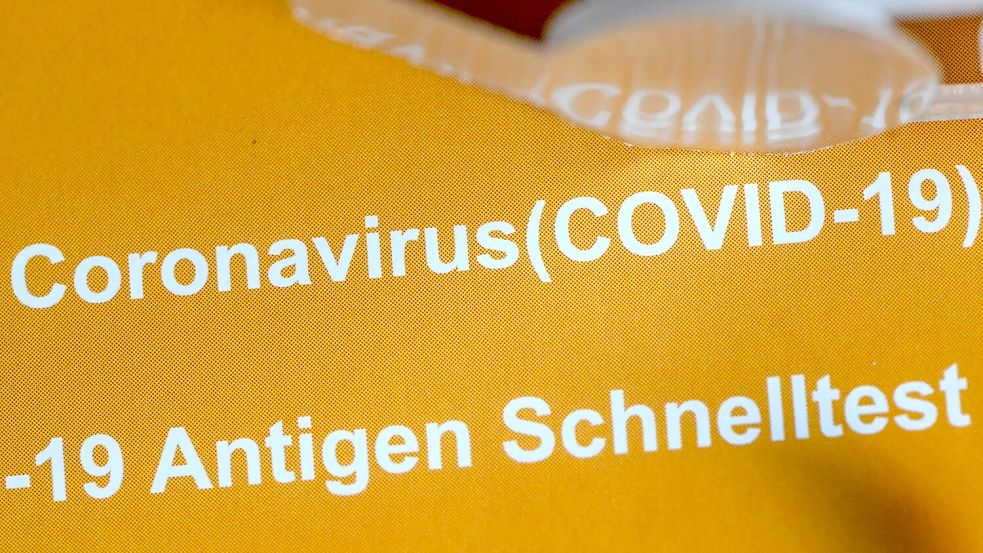 Das RKI geht für die Woche vom 21. Oktober von 6,4 Millionen akuten Atemwegserkrankungen aus. (Symbolbild) Foto: Jens Kalaene/dpa