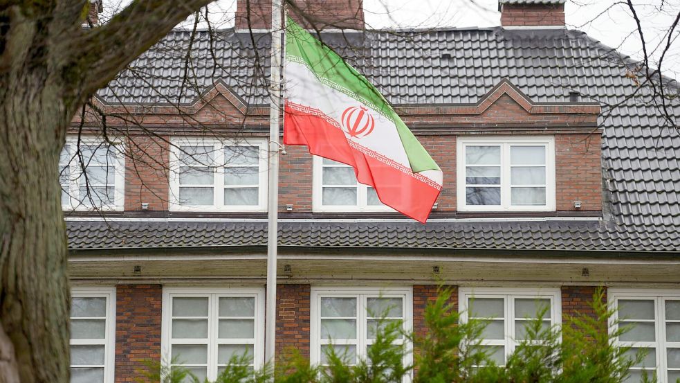 Das iranische Generalkonsulat in Hamburg wird geschlossen. Foto: Gregor Fischer/dpa