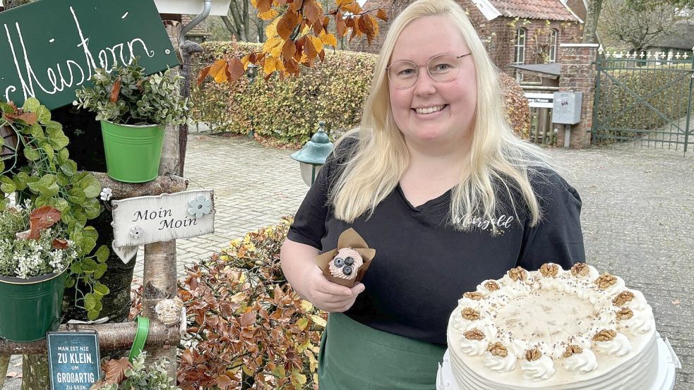 In der Teestube Moorgold bieten Sarah Schweerke und ihre Schwester Torten, Kuchen und mit Cupcakes die ersten Vorboten des neuen Programms an. Foto: Böhmer