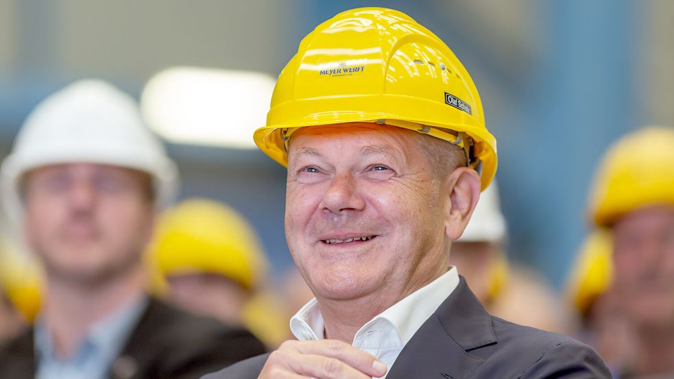 Olaf Scholz selbst sicherte den Arbeitern der Meyer Werft die Unterstützung des Staates zu. Foto: Lars Schroer