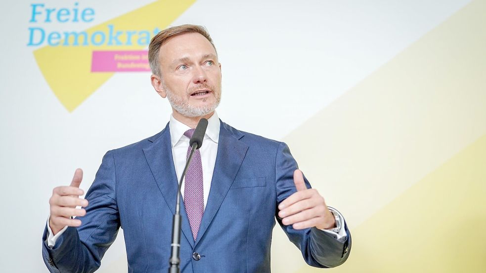 Endgültige Abschaffung des Solidaritätszuschlags auch für Vielverdiener und Stopp aller neuen Regulierungen: Finanzminister Lindner kommt mit einem neuen Forderungspapier. Foto: Kay Nietfeld/dpa