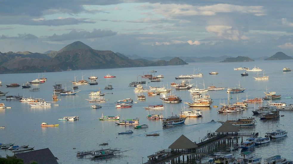 Flores ist bei Touristen aus aller Welt beliebt. (Archivbild) Foto: Achmad Ibrahim/AP