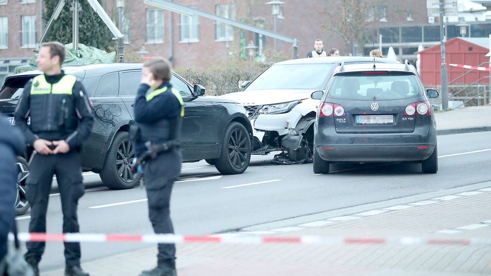 Der provozierte Unfall, die Rangelei und der Messerstich waren der blutige Höhepunkt einer Clan-Auseinandersetzung in Stade. Aber längst nicht die einzige Tat, wegen der die Behörden ermitteln. Foto: Daniel Berlin