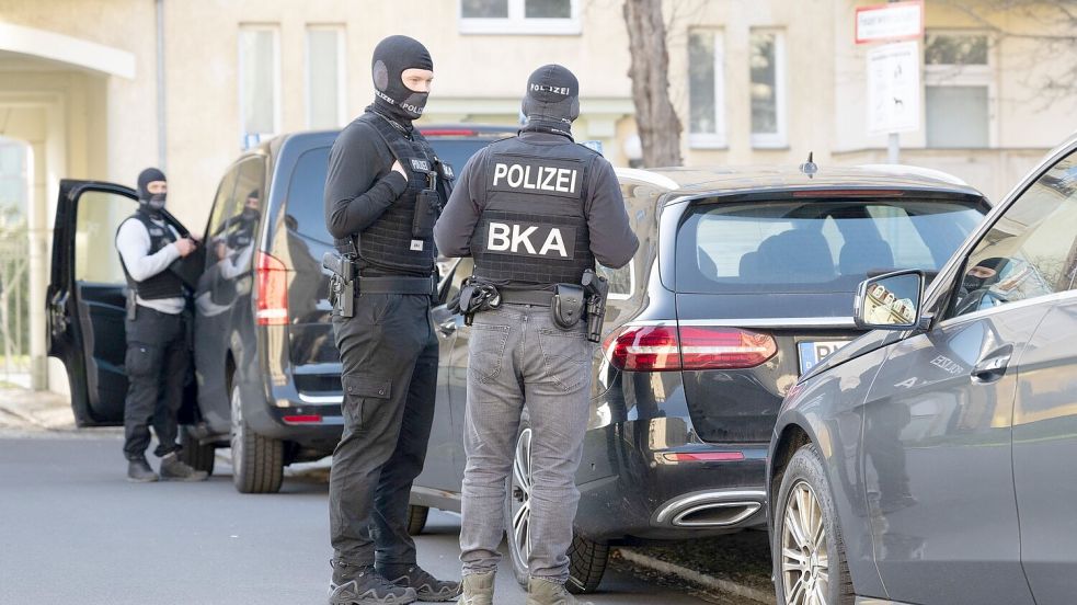 Bei der Razzia gegen mutmaßliche Rechtsterroristen in Deutschland, Polen und Österreich wurden am Dienstag acht Männer festgenommen (Archivbild). Foto: Sebastian Kahnert/dpa