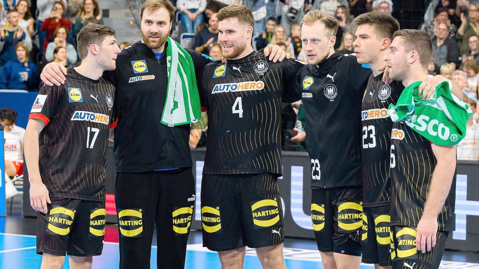 Die deutschen Handballer lieferten beim Sieg gegen die Schweiz einen starken Auftritt ab. Foto: Marco Wolf/dpa