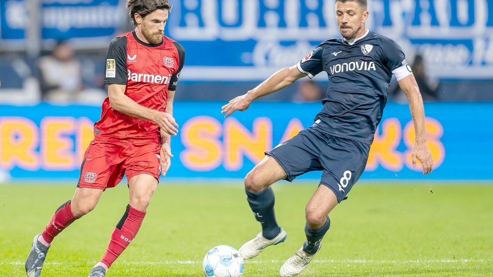 Bayer Leverkusen zu Gast beim VfL Bochum. Foto: David Inderlied/dpa