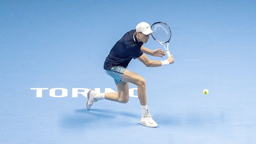 Jannik Sinner verlor 2023 das Endspiel bei den ATP Finals gegen Topstar Novak Djokovic, der diesmal nicht am Start ist. Foto: Marco Alpozzi/LaPresse via ZUMA Press/dpa